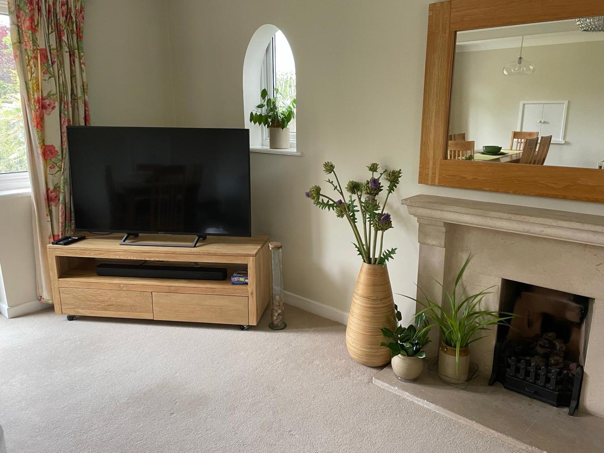 Charming Bournemouth House With Beautiful Spacious Gardens, 5 Min Drive To Beaches, Free Parking For 2-3 Cars Ngoại thất bức ảnh