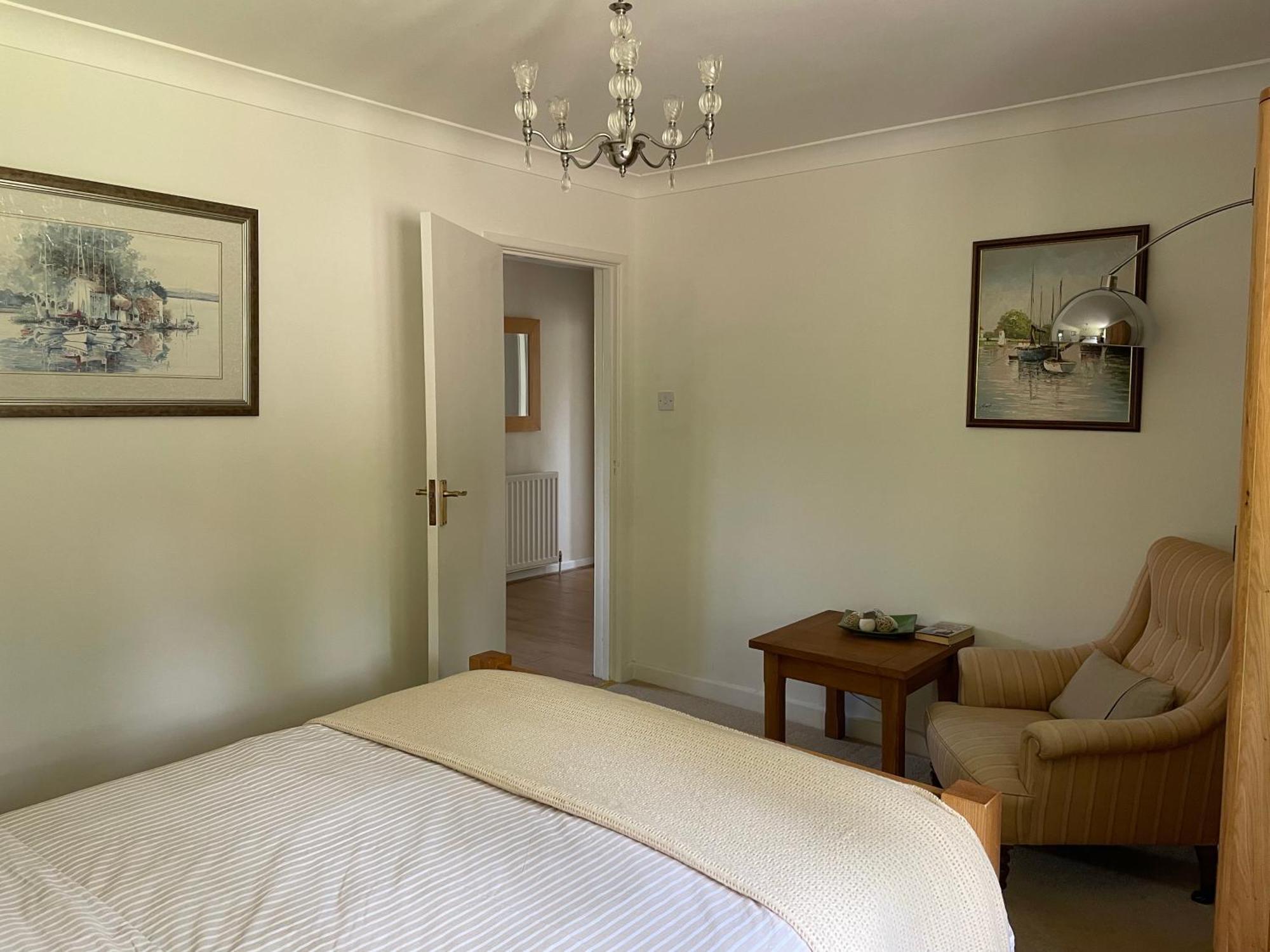 Charming Bournemouth House With Beautiful Spacious Gardens, 5 Min Drive To Beaches, Free Parking For 2-3 Cars Ngoại thất bức ảnh